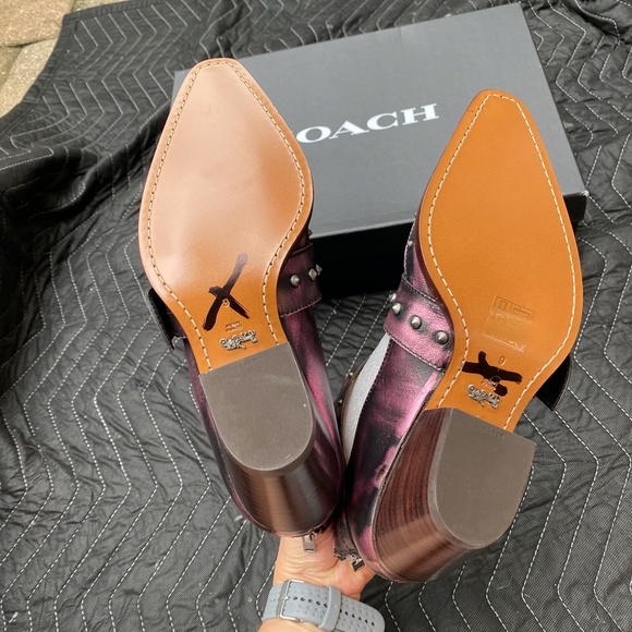 New in Box Coach Cut Out Western Creeper Bootie - Picture 7 of 8